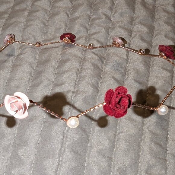 $1 with Bundle ~ Floral Headpiece with Roses & Faux Pearls 5477 - Picture 2 of 3